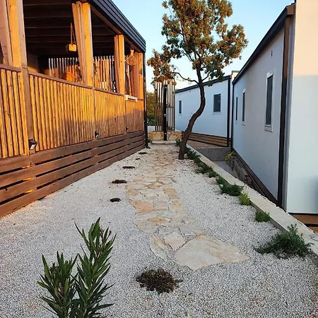 Hollers Homes Haus Max *